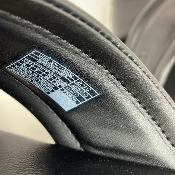 New Women’s UGG Black Zayne Crossband Platform Leather Slide Ons Size 9 - Picture 10 of 12